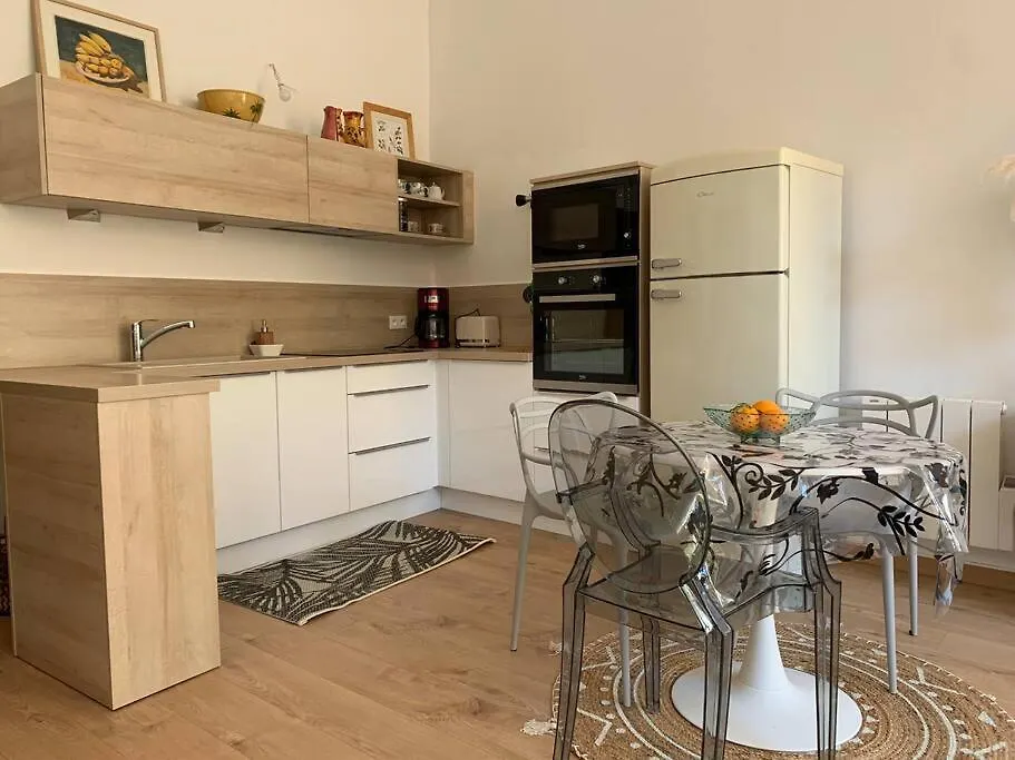 Appartement Capucines, Un Jardin Secret Dans Le Centre Historique à Arles