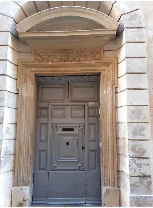 Appartement Capucines, Un Jardin Secret Dans Le Centre Historique à Arles