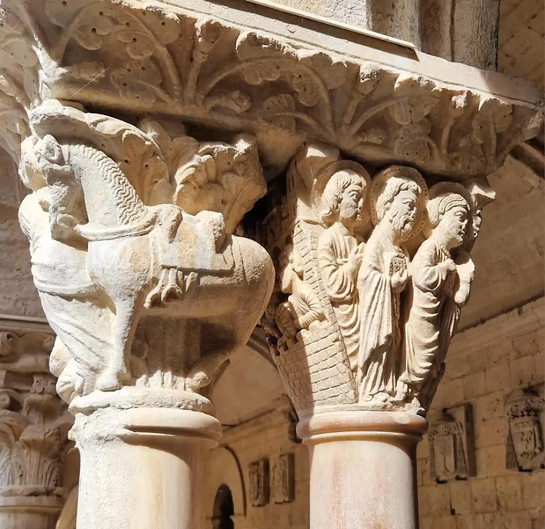 Appartement Capucines, Un Jardin Secret Dans Le Centre Historique à Arles France