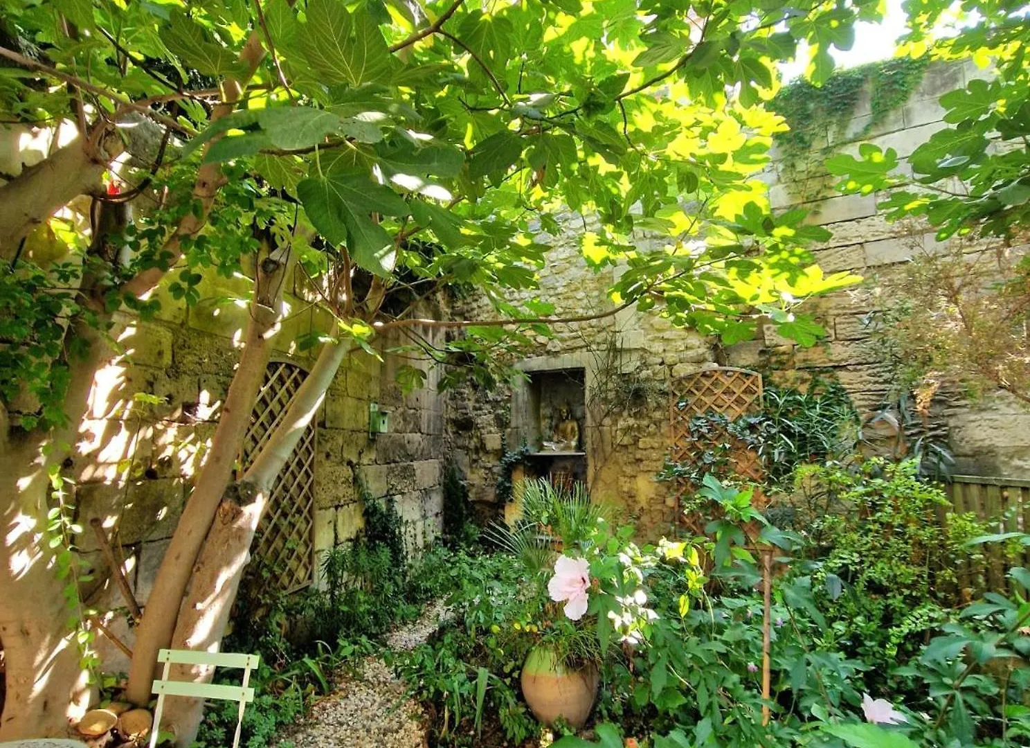 Appartement Capucines, Un Jardin Secret Dans Le Centre Historique à Arles France