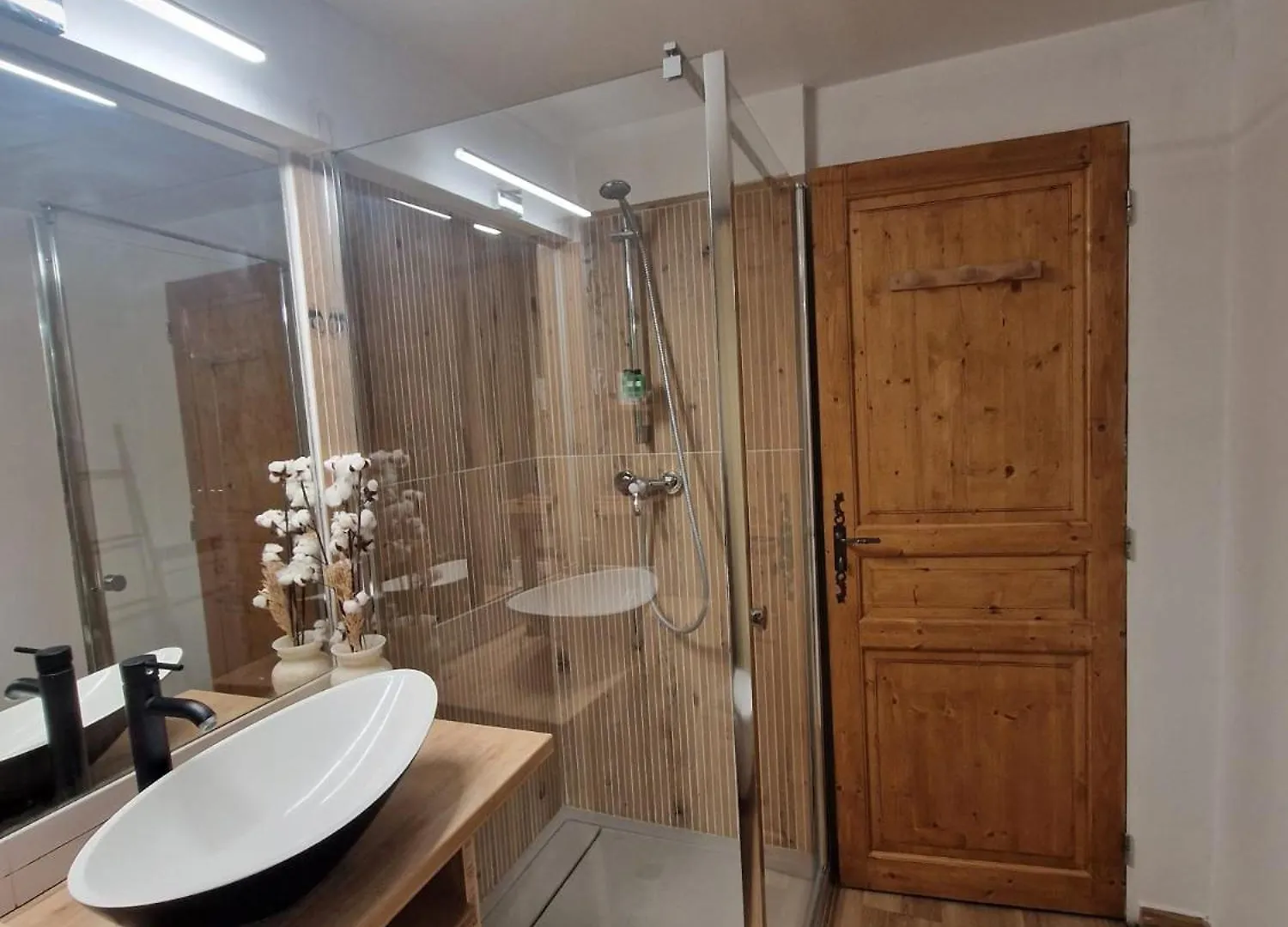 Appartement Capucines, Un Jardin Secret Dans Le Centre Historique à Arles