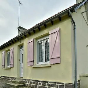 La Maison Aux Volets Roses Hébergement de vacances Saint-Alban (Cotes-d'Armor)