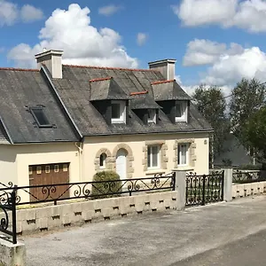 Maison Entre Terre Et Hébergement de vacances Gouézec